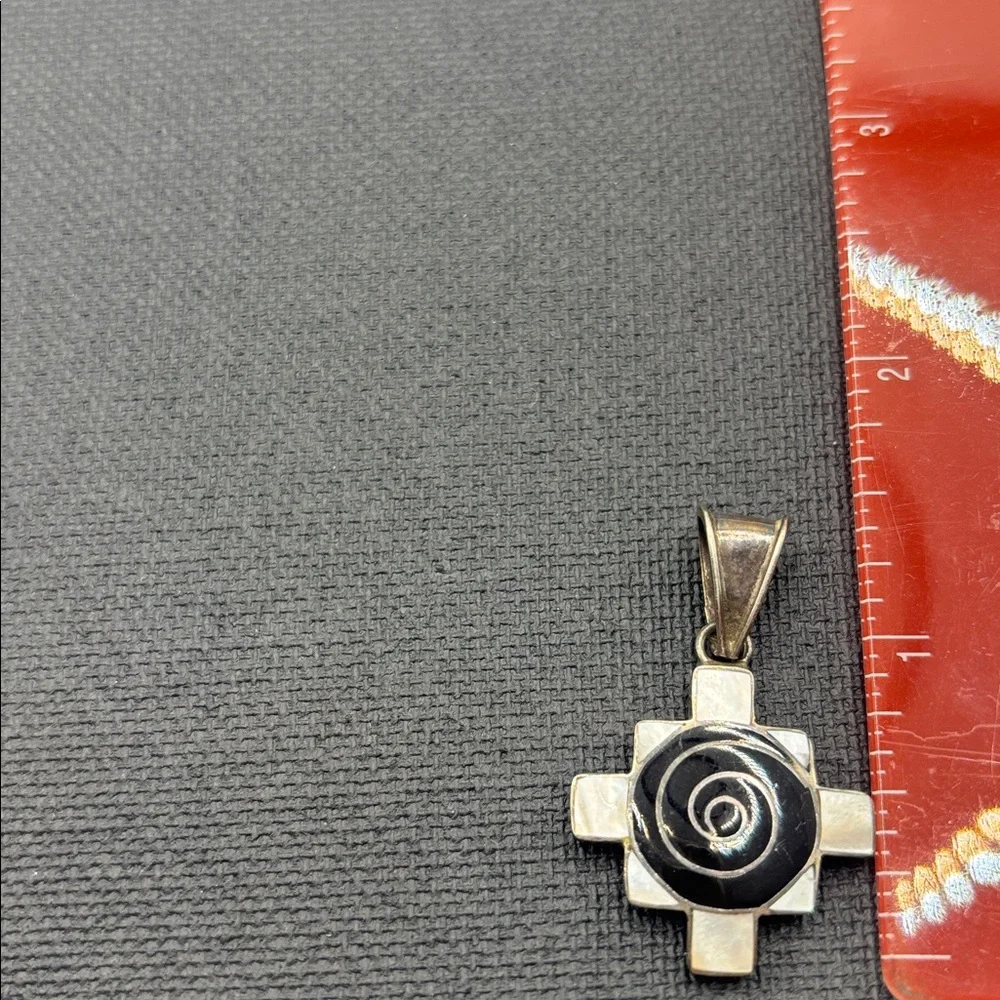 VTG 950 sterling silver Peruvian Chakana black onyx w/mother of pearl inlay boho - Picture 6 of 11